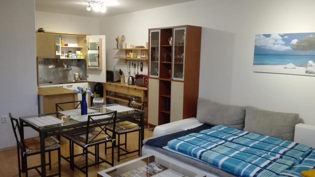 Apartment Mojmirova Prága Kültér fotó